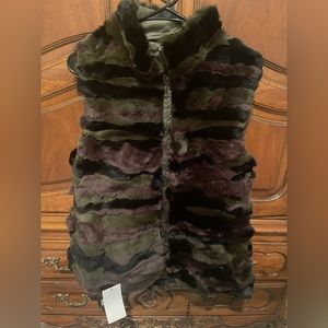 **NWT** Fox’s Reversible Rabbit Vest